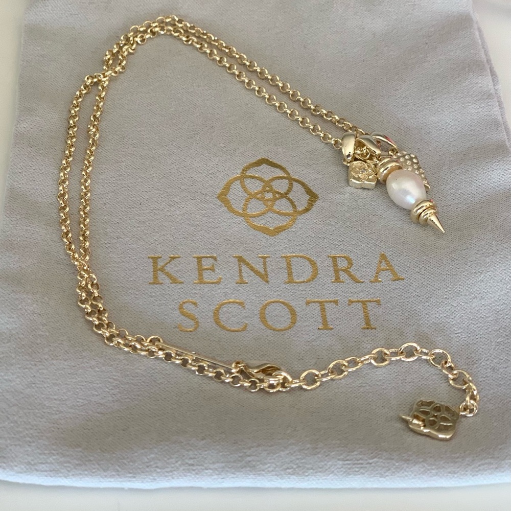 Sold! Like New Kendra Scott Demi Necklace